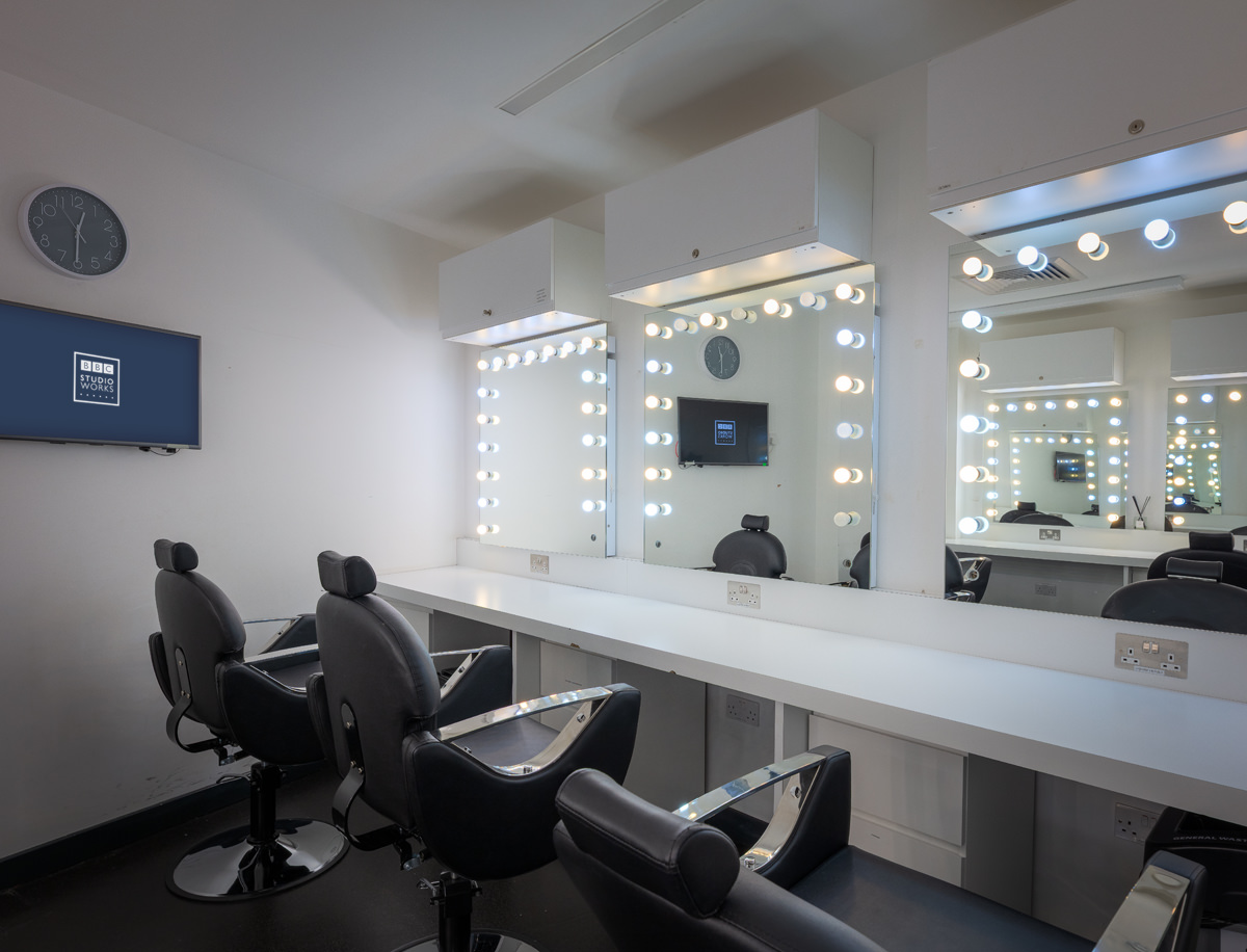 MAKE-UP ROOM